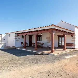 home2book-finca-dos-ruedas.in-canary-islands.com/